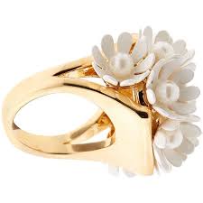 Lele Sadoughi Coconut Plumera Flower Ring 160 Liked On Polyvore Featuring Jewelry Rings Ivory Jewelry Floral Ivory Ring Blossom Jewelry Fashion Jewelry