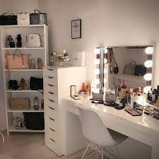 If you ever see those fashionable instagram women with thousands of followers, you'll notice they have their own. Clever Dressing Mirror Small Space Table Ways Dressing Table Makeup Home Decoration Small Room Mirr Room Ideas Bedroom Stylish Bedroom Bedroom Decor