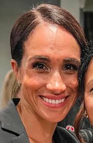 Kris Jenner's birthday photo fiasco, version 3 (Neil Sean gossip) :  r/SaintMeghanMarkle