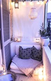 Ecco come arredare un balcone piccolo se quello che avete è solo uno spazio molto ridotto ma non volete rinunciare ad un tocco personale. 15 Idee Per Arredare Un Balcone Piccolo Con Orginalita