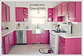 En estos juegos hay mucho más que dibujos de esta gatita tan mona. Decoracion Cocinas Decoracion Hogar Ideas Y Cosas Bonitas Para Decorar El Hogar Hello Kitty Kitchen Hello Kitty House Pink Kitchen