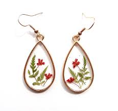 Other people embed dried flowers in bezels or enhance their jewelry resin with color or glitter. Flower Resin Earrings Valentine Gift Resin Jewelry Pressed Etsy