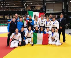 Dario romano (born 15 november 1971) is an italian judoka form cercola, in province of naples. Dario Romano