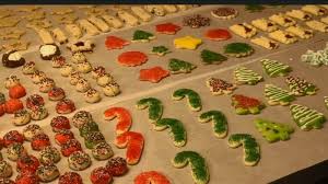 Our list of best christmas cookie recipes has something for everyone, from soft gingerbread cookies to buckeyes with a healthy spin! Christmas Cookie Hack How To Make 3 Types Of Cookies With One Dough 6abc Philadelphia