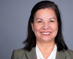 Erna Cox's Instagram, Twitter & Facebook