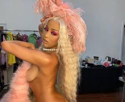 Doja cat is 5 feet 5 inches (165 cm) tall. Doja Cat 22 Facts About The Streets Rapper You Probably Never Knew Popbuzz