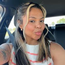 Hello everyone I recently took the 8 week bio b32 with Newton and it was  very difficult for me while taking other classes. has anyone taken this  course in Taft or with