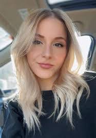 Sally Batson's Instagram, Twitter & Facebook