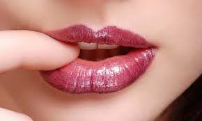 Celeb women red lips oral sex