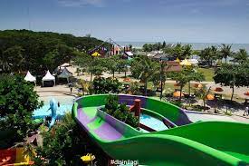 Rasanya begitu menggoda, membuat lidah terus bergoyang tanpa mau berhenti sedetik pun. Pantai Cermin Theme Park Resort Menginap Di Medan Jadi Makin Lengkap