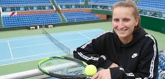 Poslední českou tenistkou ve dvouhře je stejně jako loni barbora krejčíková, kterou čeká v pondělí američanka sloane stephensová. Hlavne Mit Z Tenisu Radost Rika Vondrousova Tyden Cz