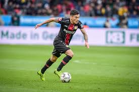 Charles mariano aránguiz sandoval also known as charles aranguiz is a chilean professional footballer who plays for bayer leverkusen and the chile national team presently. Bayer Leverkusen Anuncia Renovacao Ate 2023 Com Charles Aranguiz Ex Inter Futebol Ge