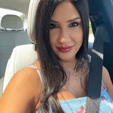 Melissa Pane's Instagram, Twitter & Facebook