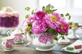 Whether you're throwing a huge bash or hosting an intimate gathering, flower centerpieces really perk up party decor. Teapot Centerpieces Romantic Inspiration For Your Festive Occasions