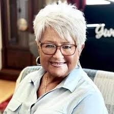 HELLO im 80 , I finally got the courage to cut my hair short. I absolutely  love it❤