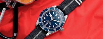 #002fa7 rgb(0,47,167) international klein blue. Tudor Bietet Navy Blue Version Der Beruhmten Black Bay Fifty Eight An