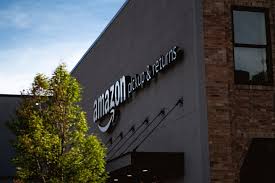 Jeff Bezos Denies Polymarket Claim, Rekindling Debate Over Fake News on Betting Platforms Camila Grigera Naón