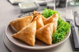 طريقة عمل فطائر الجبن فطائر الجبن الشامية 2021 in 2021 food samosa vegetarian recipes healthy