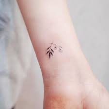 They are usually tiny, cute but rich in meanings, which depend on personal. Pin On Quirky Tattoos
