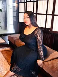 Monica nude photo 1