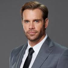 Stephen Huszar as Matt in Undercover Holiday