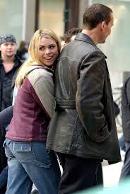 Doctor Who Photo Billie Piper And Christopher Eccleston Christopher Eccleston Doctor Who Rose Doctor Who