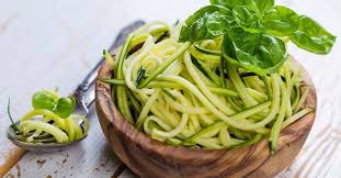 Como ya he mencionado en videos pasados, soy fan de la comida vegana o vegetariana, veo mucho potencial en estos platos sin necesidad de usar productos de or. 5 Recetas De Zoodle Bajo 400 Calorias Para Hacer En Casa