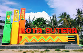 Kain sarung tenun sutra khas bugis sengkang, makassar. Menyusur Jalur Sutra Sengkang Dan Danau Tempe Ardan Lifestyle Blogger