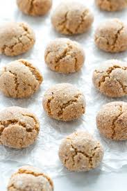 Delightfully Chewy Amaretti Cookies Made With A Combo Of Ground Almonds And Hazelnuts These In 2020 Amaretti Cookies Cookie Recipes Chewy Italian Desserts Traditional