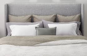 12 ways to arrange pillows on a bed overstock com bed pillow arrangement bedroom pillows arrangement bed cushions arrangement