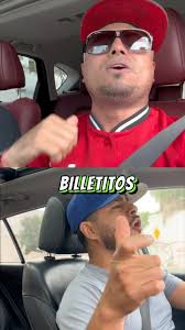 TÍTULO para esta foto😜⁉️ Sean machin creativos LOS LEEMOS… 👀  #sucomparenegarcia #karloscruz #loscompadresdelabanda #compadres  #refionalmexicano