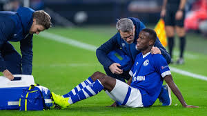 Hamza mendyl / حمزة منديل. Fc Schalke 04 Hamza Mendyl Zog Sich Gegen Moskau Eine Verletzung Am Sprunggelenk Und Syndesmose Zu Schalke 04