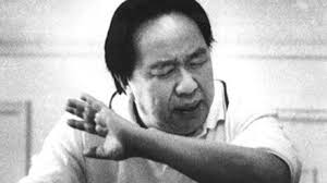 Tỷ phú kỳ dị đổi áo da lấy 500 máy bay, xe tăng