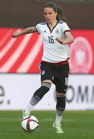 Die spielerinnen der deutschen nationalmannschaft Frauen Nationalmannschaft Diese 23 Sollen Den Pokal Holen Fussballerinnen Fussball Frauen Madchen Fussball