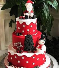 We present here some creative cake decoration ideas that you can try at home to dress up a birthday or holiday cake. Pin On Xmas