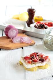 La feta è un formaggio davvero saporito e dal gusto salato. Feta Al Forno In Cartoccio Say Good