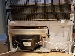 Des condenseurs sales font que le lorsque le thermostat est au maximum le frigo refroidi il congèle même. Blanc Frigo Qui Fait Tic Mais Ne Demarre Plus Et Plus De Froid