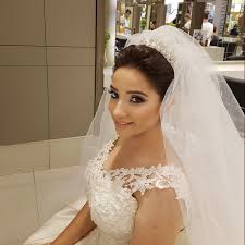 Pin By Zb Bulent On Gelin Saci Disney Wedding Dresses Princess Wedding Dresses Bride Hairstyles