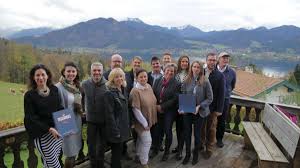 Marcella'nın 10 yıl önce takip ettiği ve sonuca ulaşamadığı bir cinayet davası tekrar ortaya çıkmaktadır. Tegernsee Neues Buch Der Tegernsee Eine Kulinarische Reise Im Callwey Verlag Erschienen Miesbach