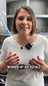 Heute stellen wir Euch unsere Kollegin Anne Berthold vor, die Euch von der  Vielseitigkeit der Physiotherapie berichtet und Euch erzählt, warum sie  gerne bei uns unterrichtet. 👍😊 #daa #daaphysiobonn #bonn  #physiotherapieausbildung