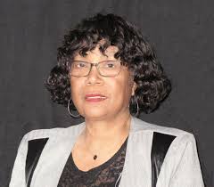 Many of our members have known Brenda Macy as a dynamic and talented person  who devoted her adult life to the raising of daylilies as well as service  to the American Hemerocallis