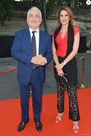 Voir cette épingle et d'autres images dans quel boxon ! Guy Savoy Et Sonia Mabrouk Soiree Du 90eme Anniversaire De Line Renaud Sur Le Bateau Potel Et Chabot Pavillon Seine A Paris Le 2 Juillet 2018 C Coadic Guirec Purepeople