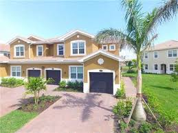 Third Night Free King 2 Queens Boat Slip Pool Fresh Paint In 2020 Vacation Home Rentals Vacation Rentals By Owner Florida Villas