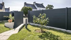Coming home and feeling at home. 5 Idees De Cloture En Aluminium Pour Un Jardin Plus Sur