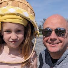 I had the pleasure of speaking with Richard Willmore about Hearts Need Art,  a nonprofit founded in 2016 by a childhood leukemia survivor. Richard  shares his favorite story of how the organization