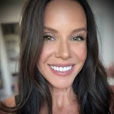 Shawna Poe's Instagram, Twitter & Facebook