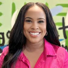 Kimberly Costner's Instagram, Twitter & Facebook