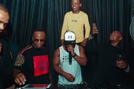 This has since set twitter ablaze and aka has been throwing jabs at cassper. New Music Alert Major League Twin Try Amapiano Track