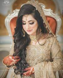 Pin By Kanwalll On Dressing Style Ideas Pakistani Bridal Hairstyles Pakistani Bridal Makeup Hairstyles Pakistani Bridal Makeup
