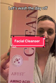 Foaming facial cleanser that really remobed my makeup and left my face...